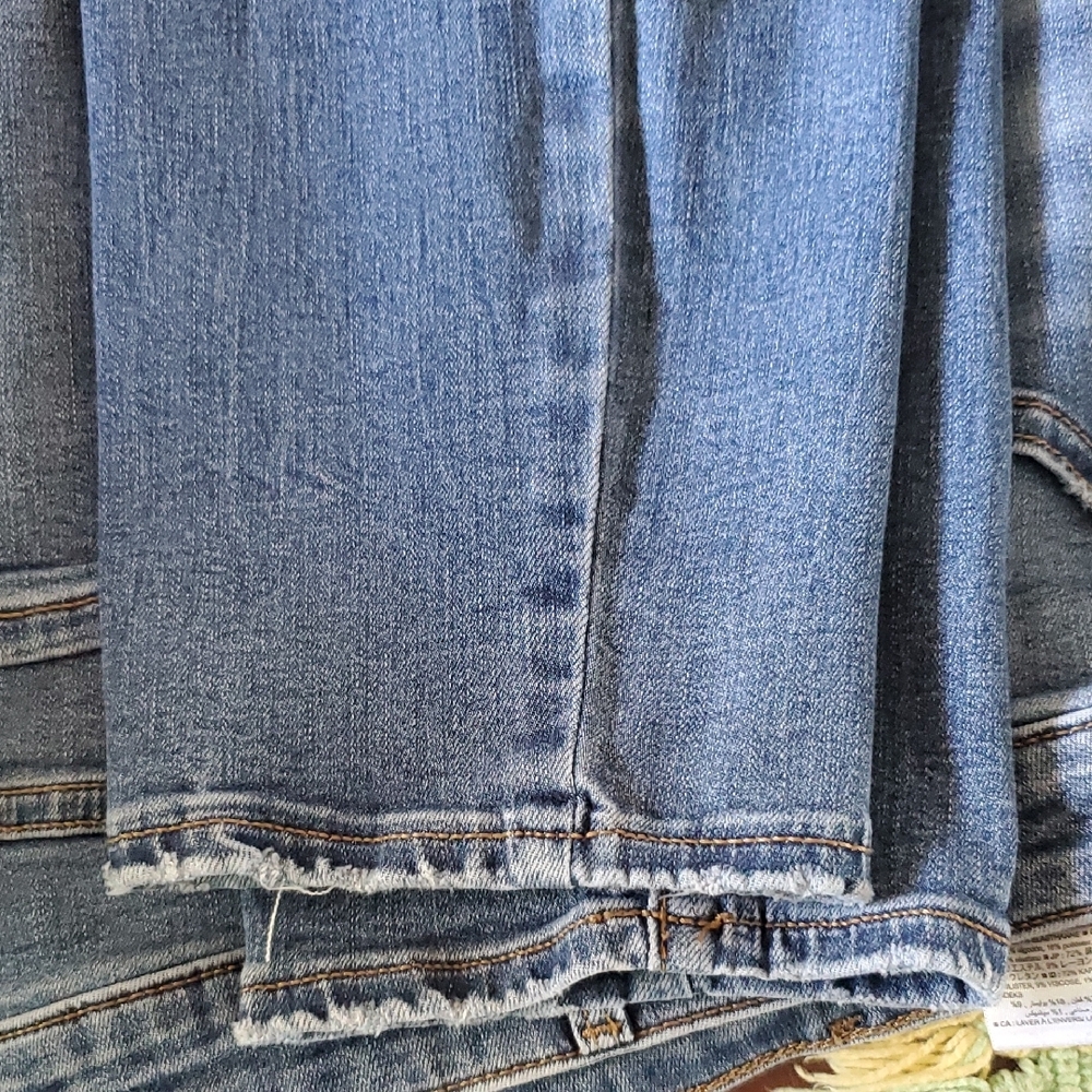 Old Navy Blue Straight Leg Jeans Timeless Style - Picture 9 of 9
